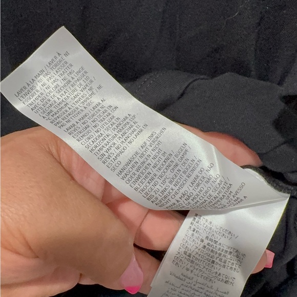 Gucci Boutique Print Cotton T-shirt - Picture 14 of 16